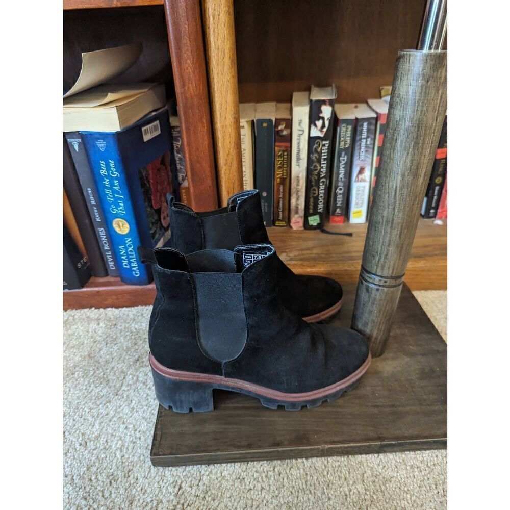 Antonio de faria Chelsea boots black suede euc sz 7.5